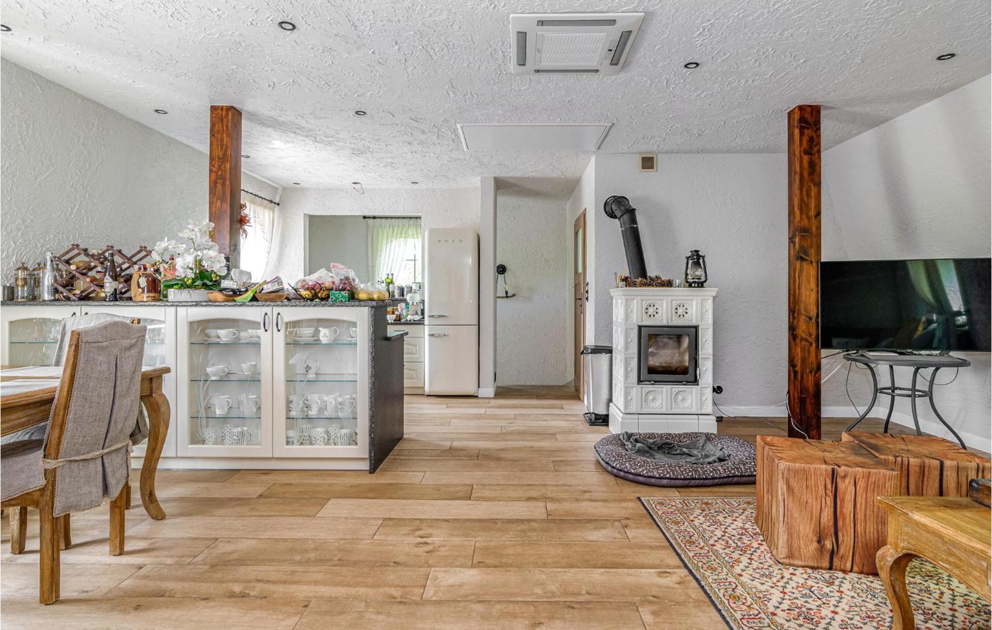 Amazing Home In Gniewino With Kitchen Εξωτερικό φωτογραφία